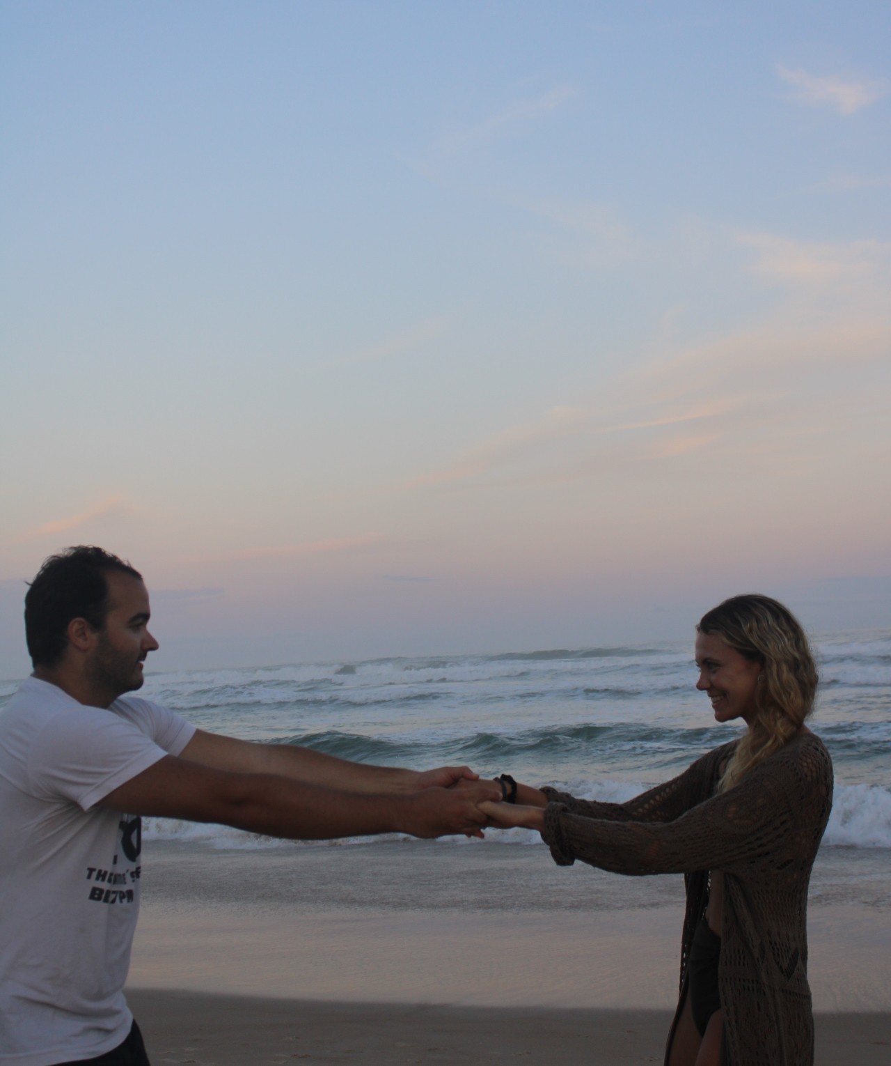Ine y Galo agarrados de la mano